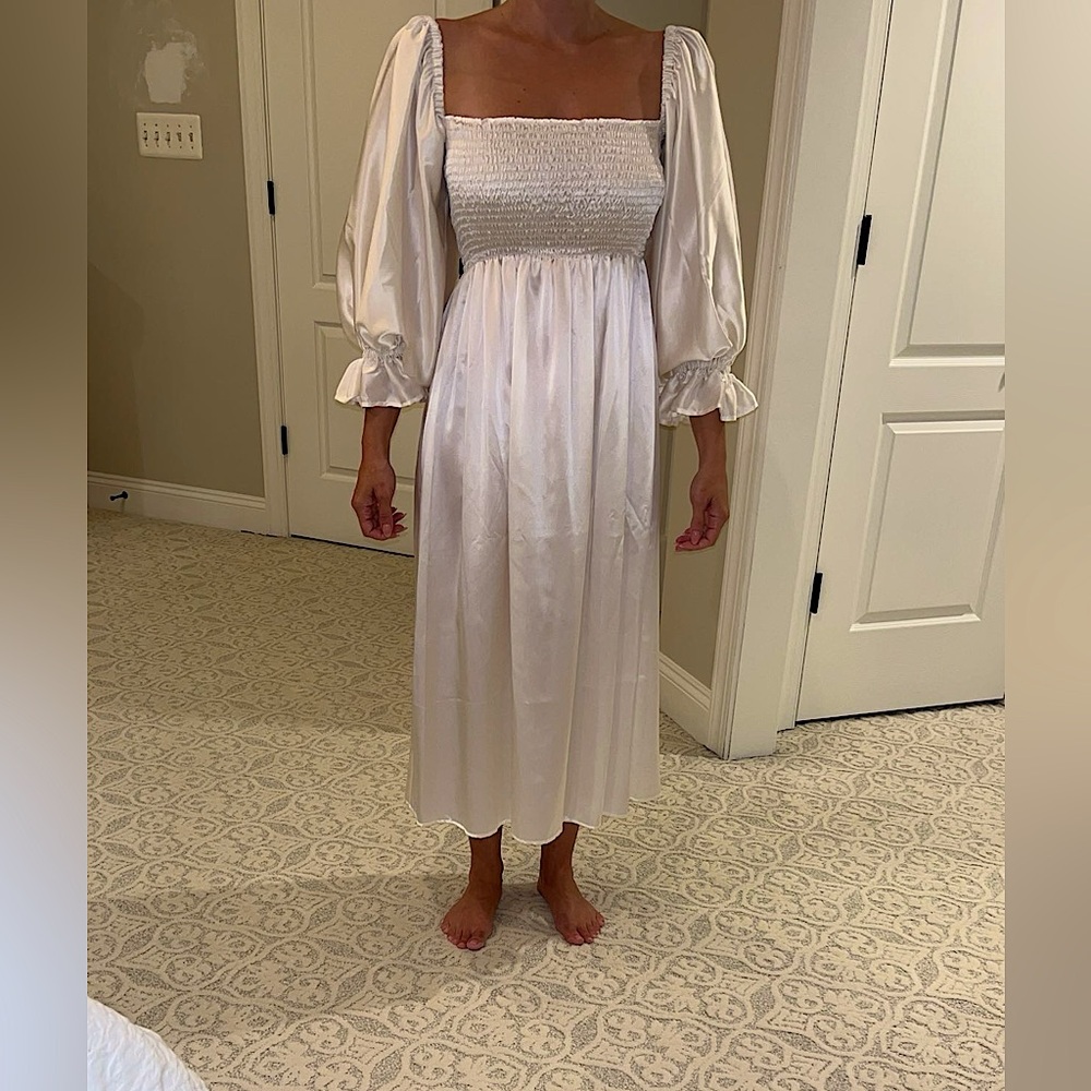 White silk Sleeper dress with puffy sleeves